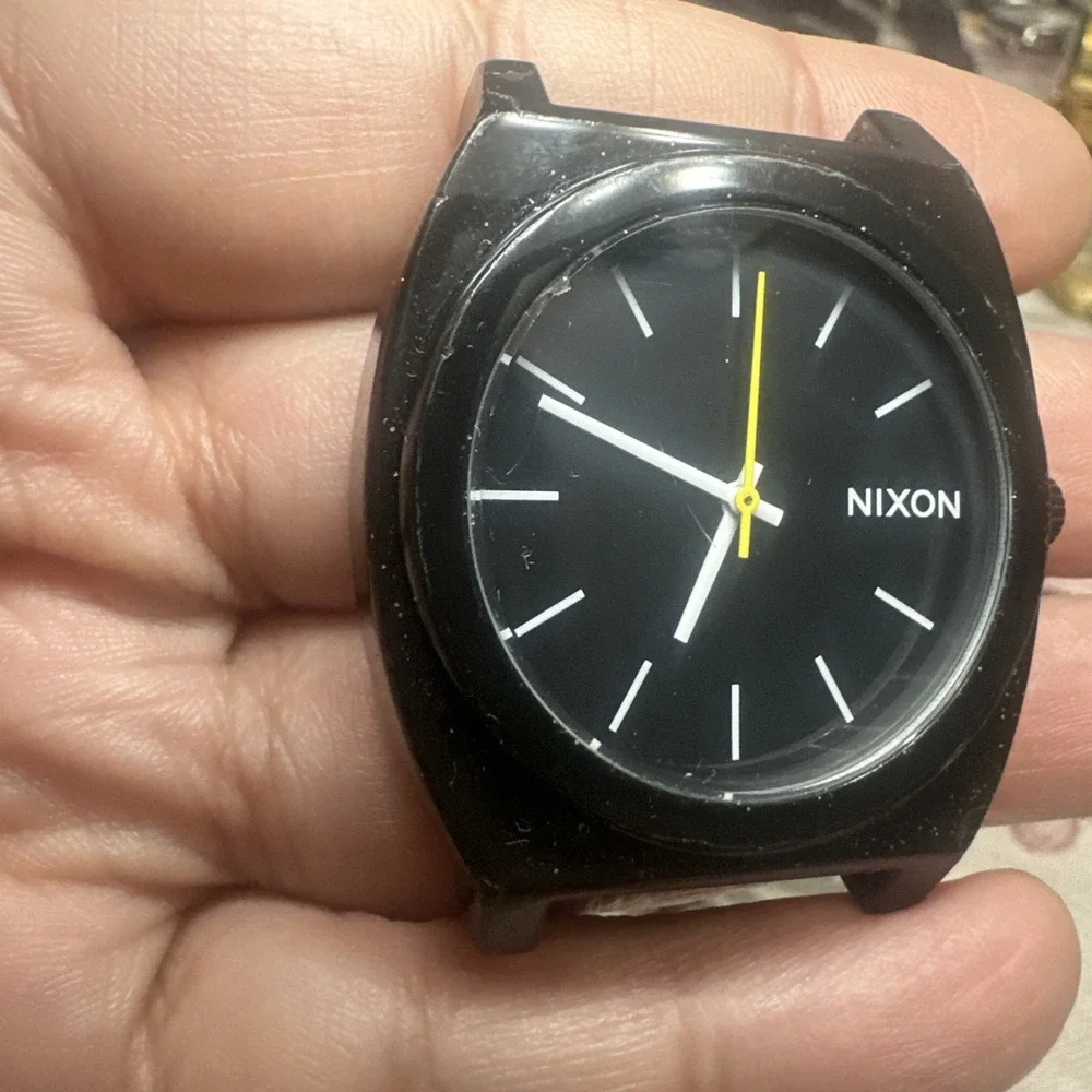 Nixon new battery